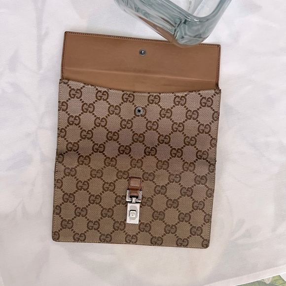 Authentic Gucci Wallet - Picture 3 of 17